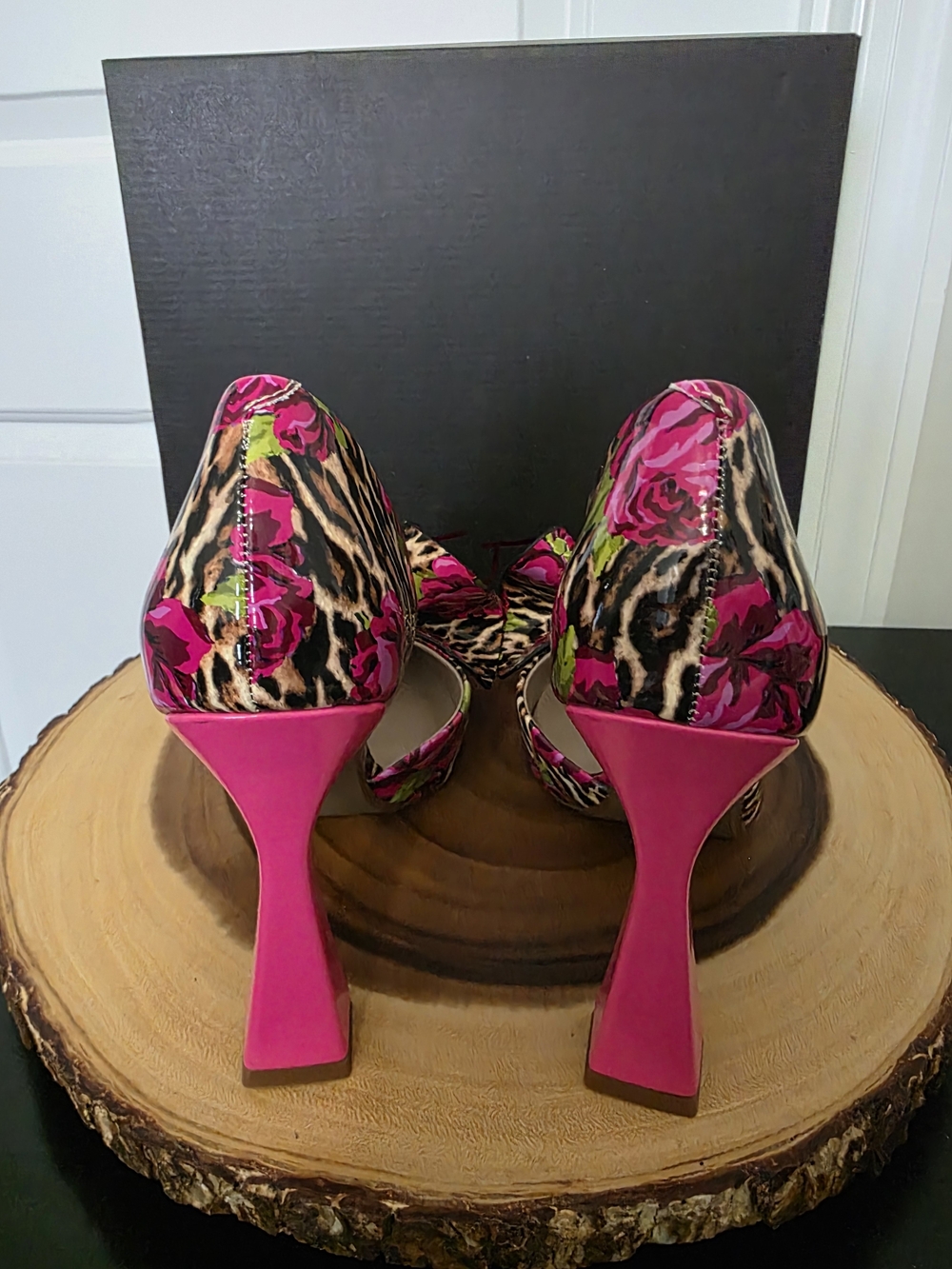Betsey Johnson Pink Floral Leopard Bow Pointed Toe Heels - Picture 2 of 9
